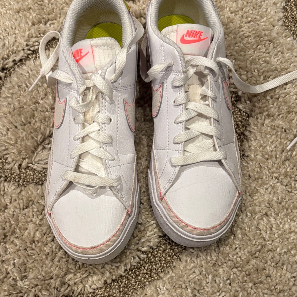 Nike White and Pink Casual Sneakers